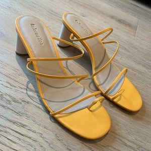 NWOT Reformation Rachel Strappy Sandal in Ochre (yellow)